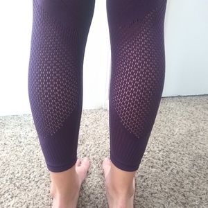 Lululemon Small 3/4 Leggings Purple Cutouts